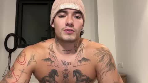 Snapshot of kenboyea_ chatting on 11.02.25 luis carlos esteban online show from 11.02.25