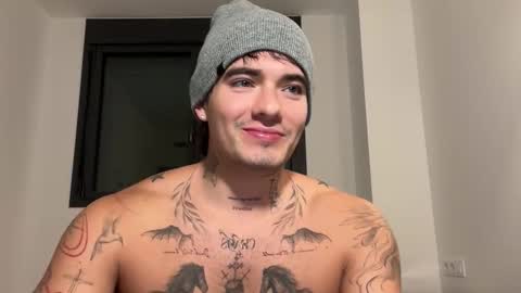 Snapshot of kenboyea_ chatting on 11.09.25 luis carlos esteban online show from 11.09.25