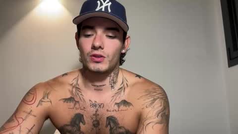 Snapshot of kenboyea_ chatting on 11.17.25 luis carlos esteban online show from 11.17.25