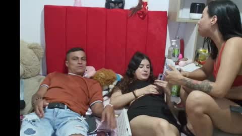 Snapshot of kendal_2 chatting on 01.14.25 Mariana online show from 01.14.25