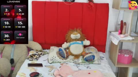 Snapshot of kendal_2 chatting on 01.28.25 Mariana online show from 01.28.25