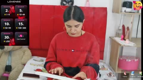 Snapshot of kendal_2 chatting on 02.18.25 Mariana online show from 02.18.25