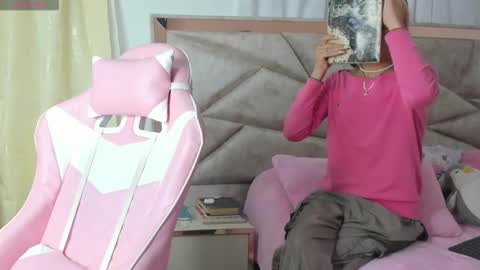 Snapshot of kendal_hot1 chatting on 10.30.25 Aleja3 online show from 10.30.25