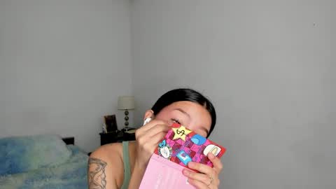 Kendal online show from 10.17.25