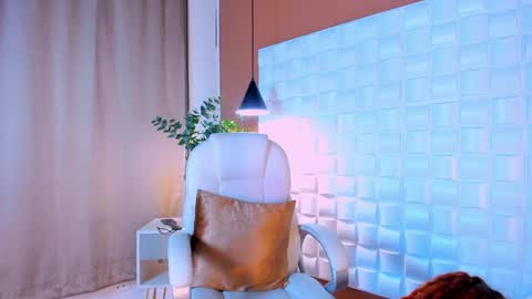 Kendall online show from 02.04.25