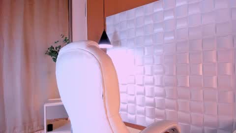 Kendall online show from 02.12.25