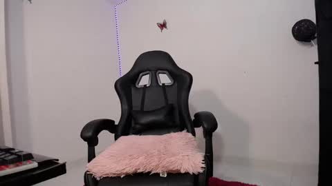 Snapshot of kendall_777 chatting on 02.12.26 kendall INSTAGRAM alice vargas04 online show from 02.12.26