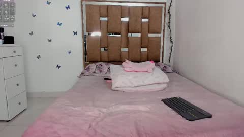 Kendall ewers online show from 02.19.26