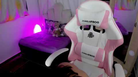 Snapshot of kendall_houle_ chatting on 01.10.26 KendallHoule online show from 01.10.26