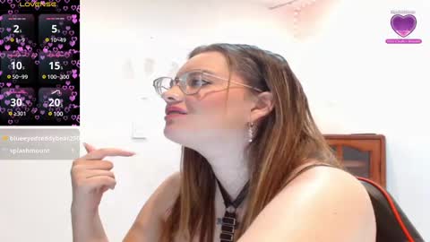 Snapshot of kendallclark03 chatting on 12.30.24 kendall online show from 12.30.24