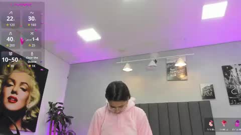Snapshot of kendra_london chatting on 07.22.26 Kendra London online show from 07.22.26