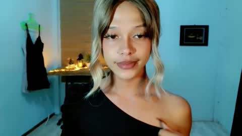 kendra_lunaxx online show from 05.17.26