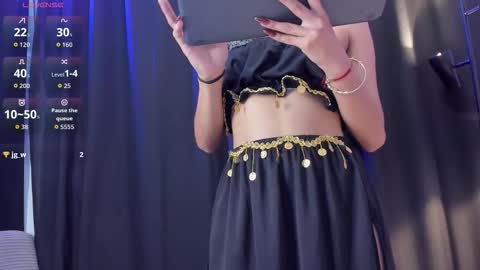 kendra_moretti2 online show from 10.28.25