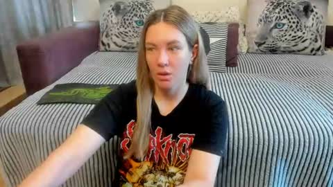 Snapshot of kendra_xx_ chatting on 06.23.26 Kendra online show from 06.23.26