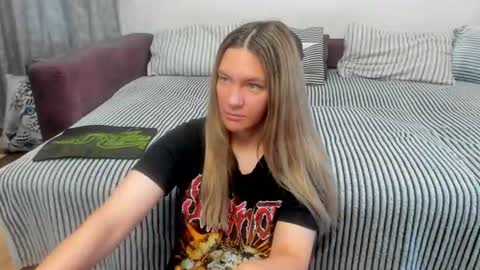Snapshot of kendra_xx_ chatting on 07.22.26 Kendra online show from 07.22.26