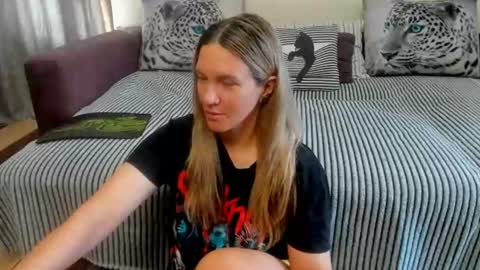 Snapshot of kendra_xx_ chatting on 07.23.26 Kendra online show from 07.23.26