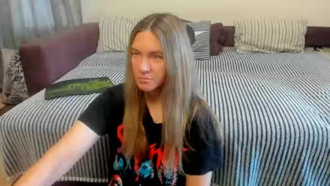 Snapshot of kendra_xx_ chatting on 07.25.26 Kendra online show from 07.25.26