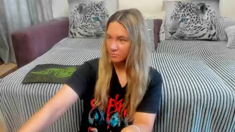 Snapshot of kendra_xx_ chatting on 08.04.26 Kendra online show from 08.04.26