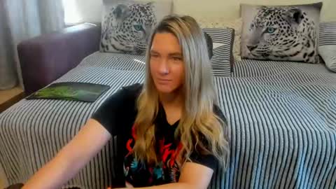 Snapshot of kendra_xx_ chatting on 08.07.26 Kendra online show from 08.07.26