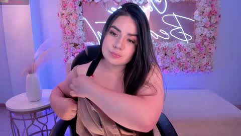  K E N D R A  online show from 04.03.26