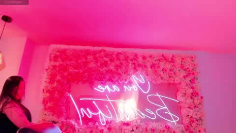  K E N D R A  online show from 04.04.26