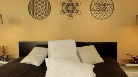 Snapshot of kendraleroy chatting on 01.09.25 KENDRA online show from 01.09.25