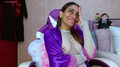 Snapshot of kendrapotter chatting on 11.22.25 KENDRAPOTTER online show from 11.22.25