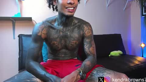 Snapshot of kendrik_brown chatting on 01.28.25 kendrick brown online show from 01.28.25