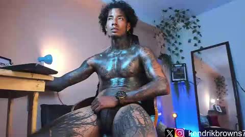 Snapshot of kendrik_brown chatting on 01.28.25 kendrick brown online show from 01.28.25