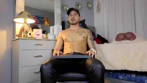 Snapshot of kenfenty chatting on 01.15.26 Chriss Morales online show from 01.15.26