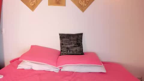 Snapshot of keniaebonny chatting on 11.06.25 Kenia online show from 11.06.25