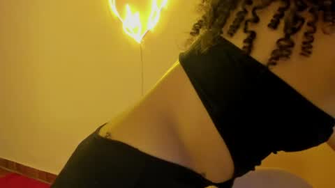 Snapshot of keniia_riizz chatting on 04.21.26 Kenia online show from 04.21.26