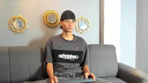 Snapshot of kenix_777 chatting on 10.14.25 KENIX online show from 10.14.25