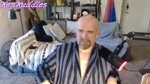 Snapshot of kenkuddles chatting on 04.19.26 Ken Kuddles online show from 04.19.26