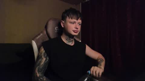 Snapshot of kenny_love69 chatting on 09.17.25 Kenny online show from 09.17.25