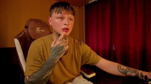 Snapshot of kenny_love69 chatting on 09.22.25 Kenny online show from 09.22.25