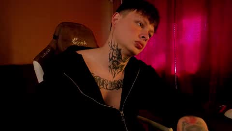 Snapshot of kenny_love69 chatting on 09.27.25 Kenny online show from 09.27.25