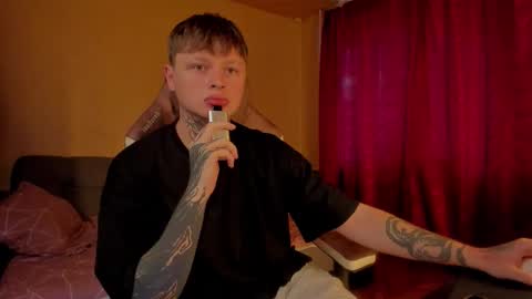 Snapshot of kenny_love69 chatting on 10.02.25 Kenny online show from 10.02.25