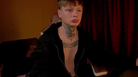 Snapshot of kenny_love69 chatting on 10.05.25 Kenny online show from 10.05.25