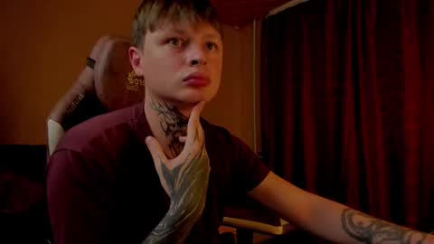 Snapshot of kenny_love69 chatting on 10.16.25 Kenny online show from 10.16.25