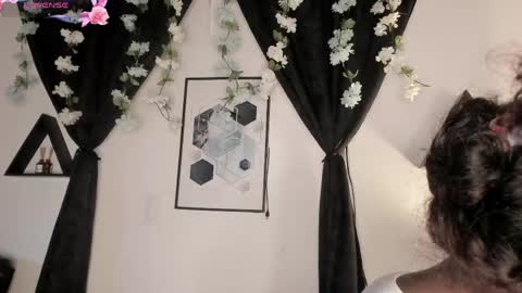 KENTHA  online show from 04.24.26