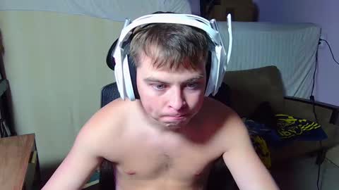 Snapshot of kentuckydrake chatting on 11.26.25 Drake online show from 11.26.25