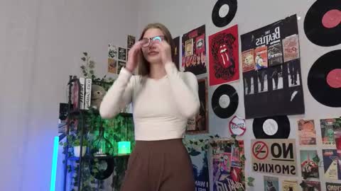 Lisa online show from 12.21.25