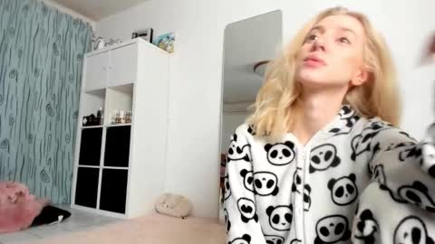 Kenzie online show from 11.02.25