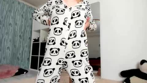 Kenzie online show from 11.21.25