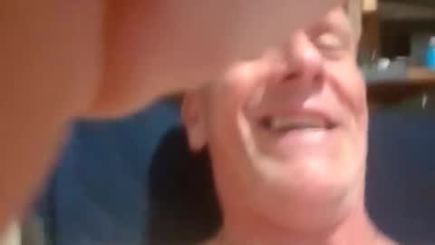 Snapshot of kerikpeter chatting on 04.04.26 kerikpeter online show from 04.04.26