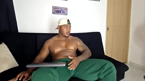 Snapshot of kerlinn2711 chatting on 07.25.26 dany wolf002 online show from 07.25.26