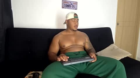 Snapshot of kerlinn2711 chatting on 07.27.26 dany wolf002 online show from 07.27.26