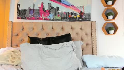 Snapshot of keryhillson chatting on 03.05.25 Kery Hillson online show from 03.05.25