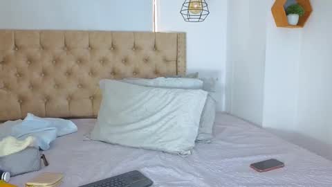 Snapshot of keryhillson chatting on 10.22.25 Kery Hillson online show from 10.22.25